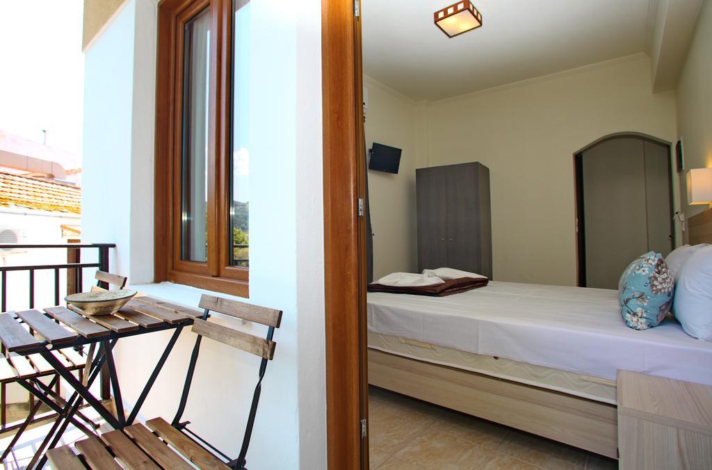 Aktaion Guest Rooms Skopelos Town Phòng bức ảnh